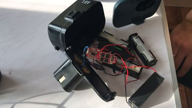 ДЕШЕВАЯ ПЕРЕДЕЛКА ШУРУПОВЕРТА -18В НА ЛИТИЕВЫЕ АККУМУЛЯТОРЫ -ПЛАТА BMS-5S Li Ion-18650/СВОИМИ РУКАМ смотреть онлайн