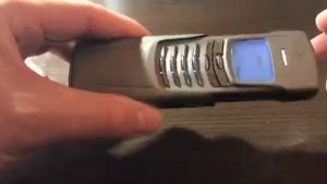 Nokia 8910   удовольствие от простых звонков без интернета