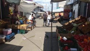 Цены на овощи и клубнику на Центральном рынке Лисичанска 30 мая 2021