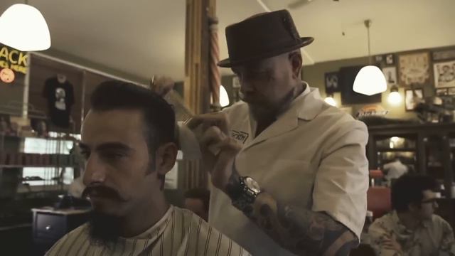 LAUSY LAU... The Demon Barber Of The Nieuwe Binnenweg... смотреть онлайн