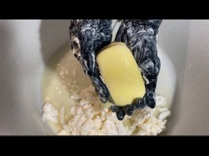 ASMR/gloves/soaked soap/squeezing sponges