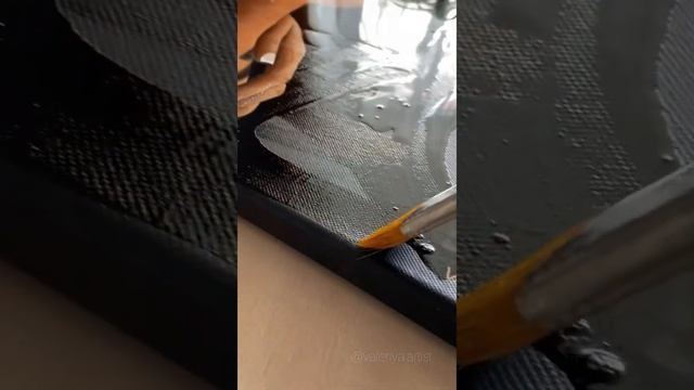 Покрытие картины лаком