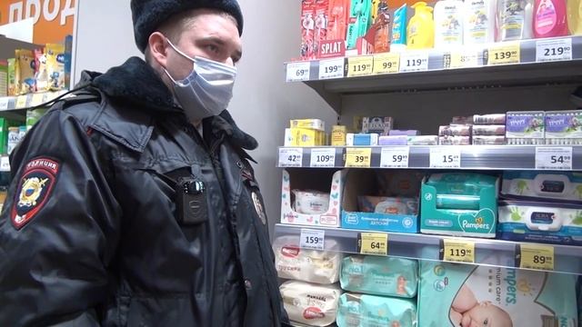 Часть 2 БОРЗЫЙ ЧОП готов ЕСТЬ просрочку. ПОЛИЦИЯ в Дикси на Голикова
