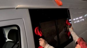 Пилим новый Mercedes-Benz Sprinter / Мерседес Спринтер (установка бокового стекла) !!!