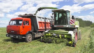 Заготовка сенажа CLAAS JAGUAR 860