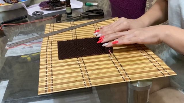 Квадратная свеча из вощины.