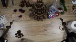 Как сделать елку  своими руками. Елка из шишек. Елка из картона.Елка конусная.Елка из веток.DIY