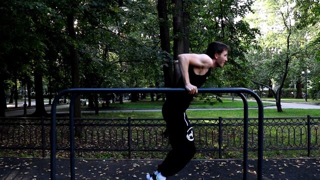 Как Накачать Плечи  Без Железа? (Передняя дельта) | Антон Кучумов | Уличная тренировка
