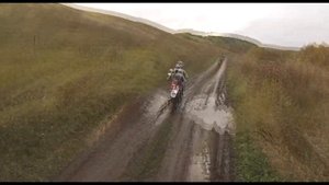 Девушка на эндуро. Girls enduro. Yamaha Serow 225