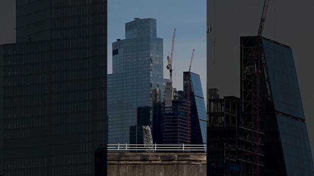 Waterloo Bridge view towards the City of London #shorts #timelapse #vertical #nikon #cityoflondon