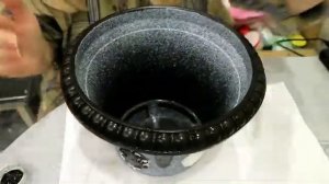 Цветочный горшок из пластика.Декор.