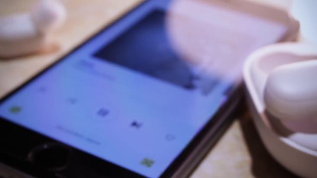 Xiaomi AirDots - самые дешевые беспроводные наушники в стиле Apple смотреть онлайн