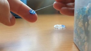 колечко из бисера с цветочком