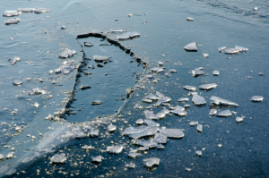 Лишь бы не сгинуть в полынье: что делать, если провалился под лед