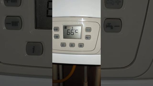 Baxi EcoFour 24F скачет температура в режиме ГВС