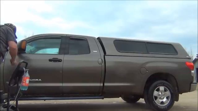 Канадские отшельники. Часть 384. Майский парад канадастана. смотреть онлайн