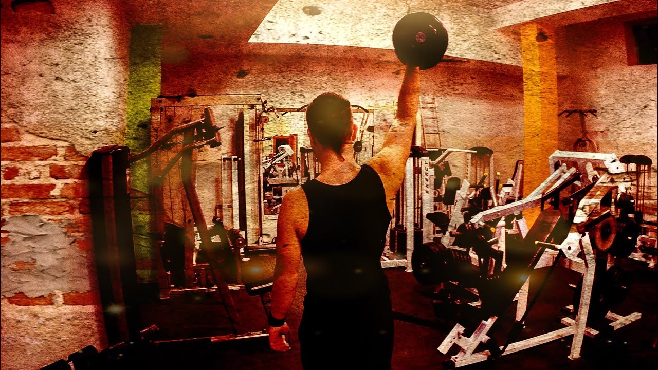 Первый день в качалке смотреть онлайн