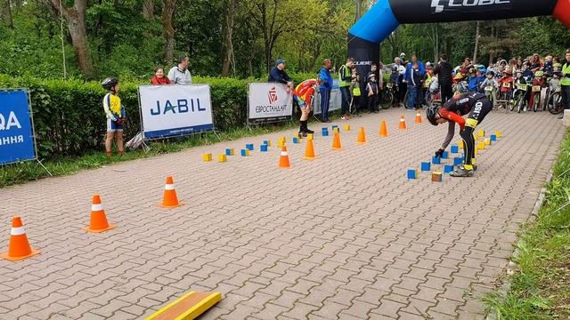 Ужгород Праздник велоспорта и здоровья в парке смотреть онлайн