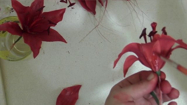 Сахарные лилия и альстромерия (Sugar lilies and Alstroemeria) смотреть онлайн