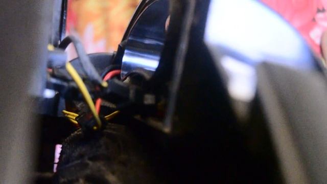 Щель куда попадает вода и прочая грязь F-wheel D5 смотреть онлайн