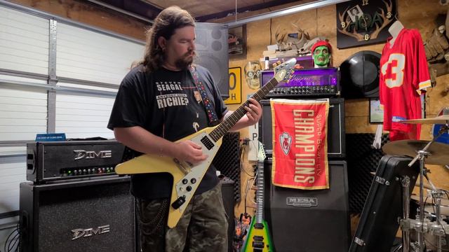 Playing Bill's New 1990 Gibson Flying V смотреть онлайн