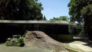 Two Skateboarders Ride Architect Oscar Niemeyer's Iconic Buildings in Brazil