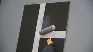 Техники нанесения Alcantara: нанесение валиком (имитация кожаных плит)