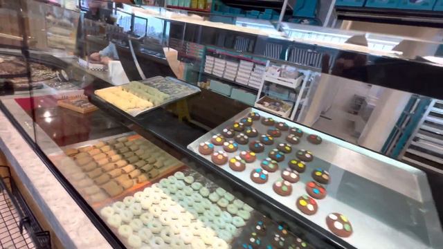 В моем детстве было мало сладкого И я себе дала слово когда выросту на всю зарплату куплю сладости смотреть онлайн