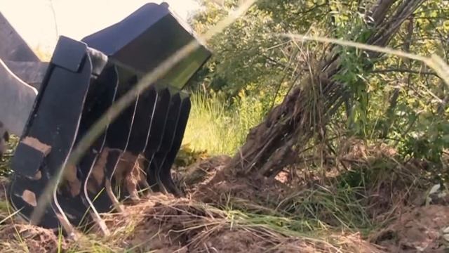 Корчеватель на базе Фронтального погрузчика John Deere 624K смотреть онлайн