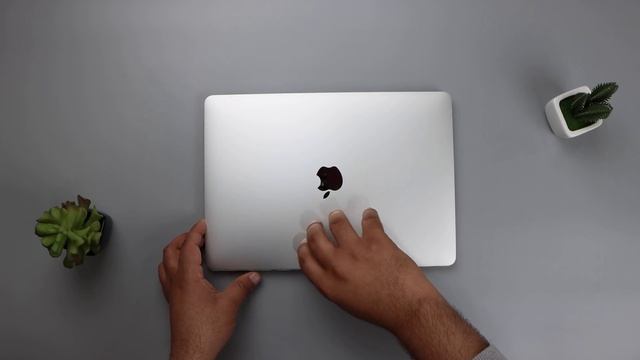 MacBook Pro 2020 Unboxing in Pakistan (Urdu-Hindi) смотреть онлайн