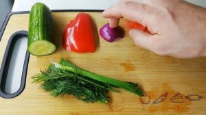 простой салат с яичным блинчиком и огурцом!!!