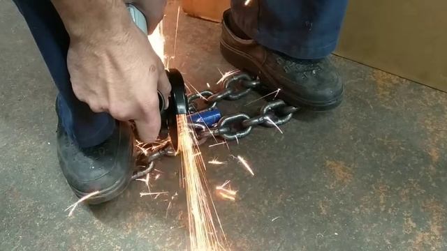 Самодельный замок с цепью против УШМ (болгарки). ИСПЫТАНИЕ смотреть онлайн