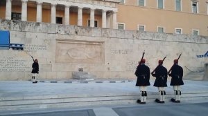 Афины: памятник Неизвестному солдату и почётный караул