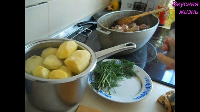 Ребрышки с картошкой. Как приготовить свиные ребрышки.