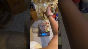 ЛУЧШИЙ рецепт салата ЦЕЗАРЬ? #рецепты #еда #вкусно #шортс #готовимдома #пп #курица #цезарь #shorts