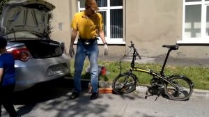 Как перевезти велосипеды в багажнике автомобиля