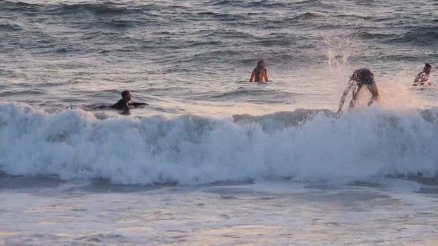 AMAZING SUNSET SURF SESSION | VLOG #67 смотреть онлайн