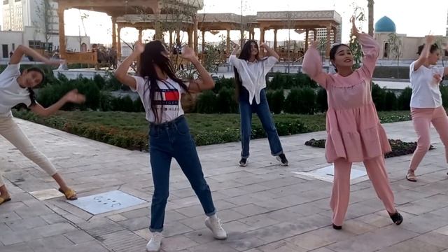 Lazgi....Buxoro gòzallari raqs ANSANBLI mashq jarayoni смотреть онлайн