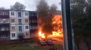 Взрыв машины во дворе