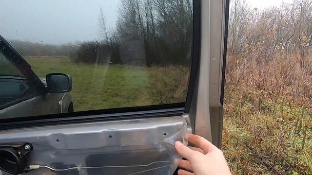 ЛАДА НИВА ТРЕВЕЛ, СЛОМАЛСЯ МОТОРЕДУКТОР ЗАДНЕЙ ДВЕРИ, ОБОГРЕВ ЛОБОВОГО СТЕКЛА! #nivatravel #ремонт