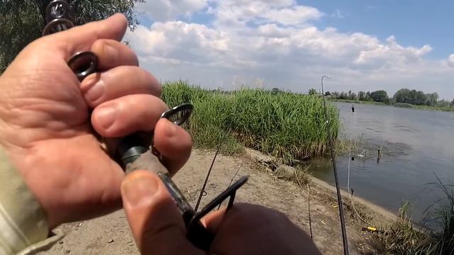 Что делать с червем , если он пропадает в жару / рыбалка на Днестре / Маяки / день второй смотреть онлайн