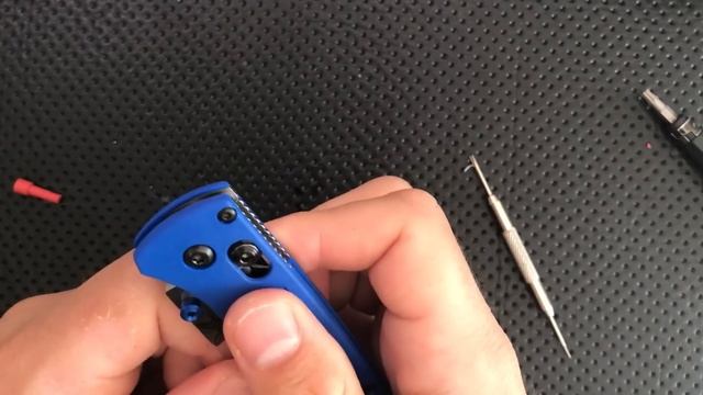 How to disassemble and maintain the Benchmade Bugout Pocketknife смотреть онлайн