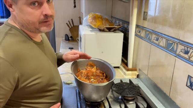 Скумбрия в луковой шелухе