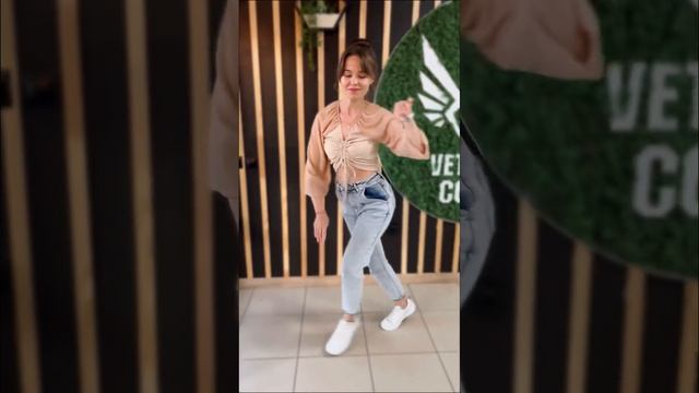 BACHATA SLOWLY FOOTWORK?? #bachata #dance #ukraine #bachatalover #dancer #footwork #beautiful смотреть онлайн