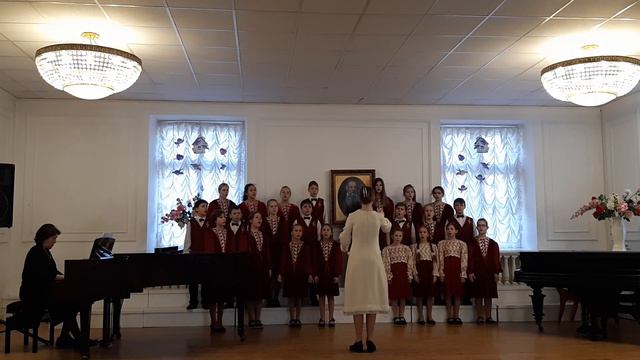 Хор "Жаворонок", 9-11 лет, рнп "Ивушка" в обр. И. Пономарькова смотреть онлайн