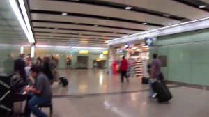 Игра на фортепиано в аэропорту Heathrow London Airport