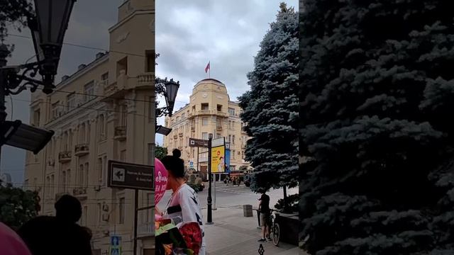 ЧВК "Вагнер" в Ростове оцепили:

— штаб ЮВО;

— отдел полиции на Буденновском;

— главк МВД;

— УФСБ