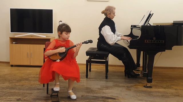 Чистякова Агния, 8 лет. А. Хачатурян "Андантино". Домра смотреть онлайн