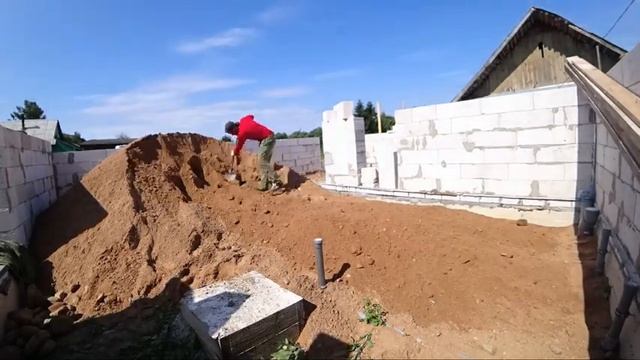 Обратная засыпка песка в фундамент.Советы при строительстве частного дома.Строим своими руками 2020 смотреть онлайн
