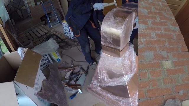 Вытяжной зонт. Медная вытяжка над плитой.